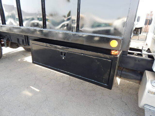 2015 Freightliner M2 106