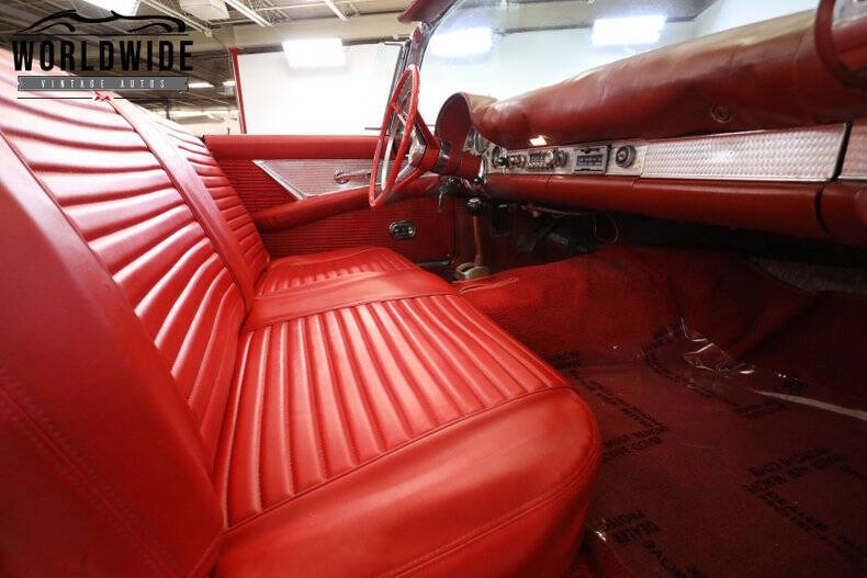 1957 Ford Thunderbird