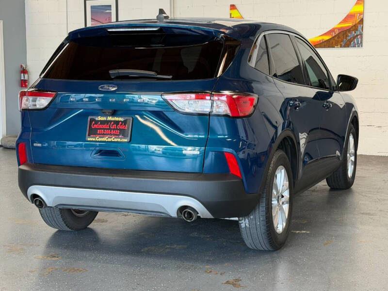 2020 Ford Escape SE