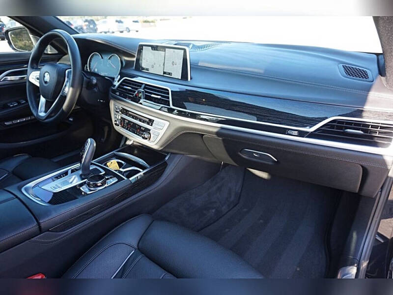 2017 BMW 7 Series 750i