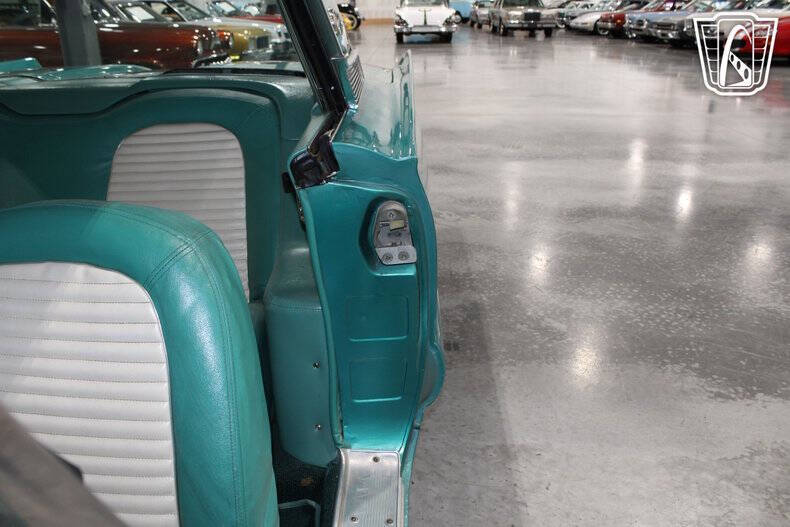 1958 Ford Thunderbird