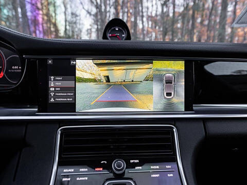 2017 Porsche Panamera 4