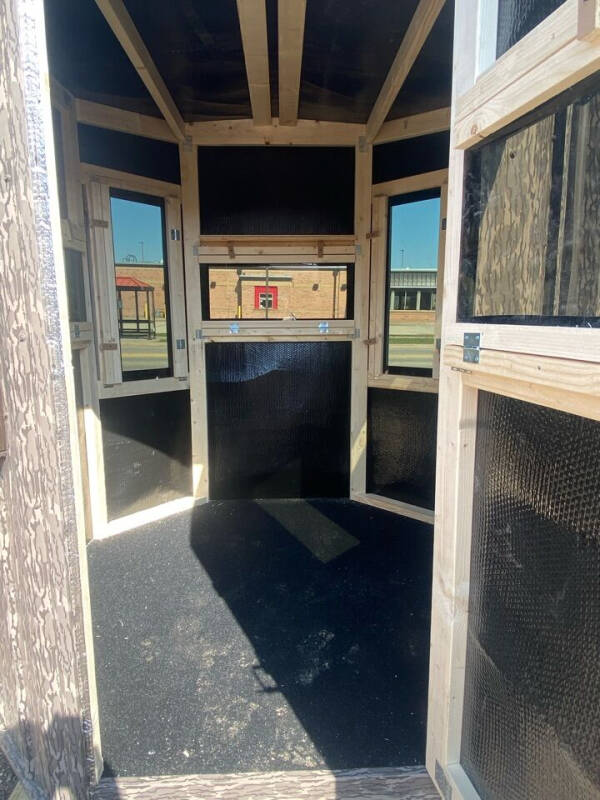 6x6  8 Sided Hunting Blind 8 Tinted Windows