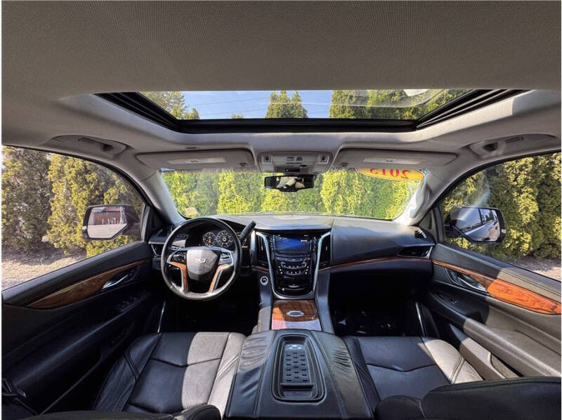 2015 Cadillac Escalade Luxury