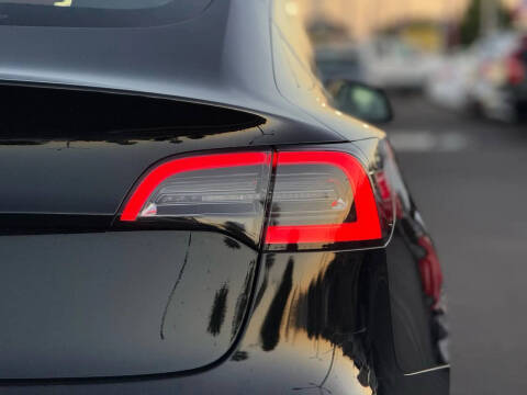 2021 Tesla Model 3 Standard Range Plus