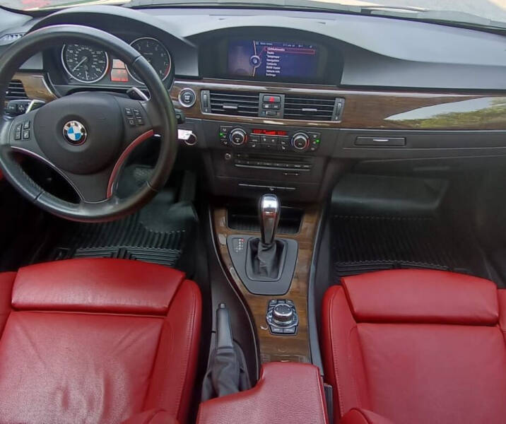 2011 BMW 3 Series 335i photo 13