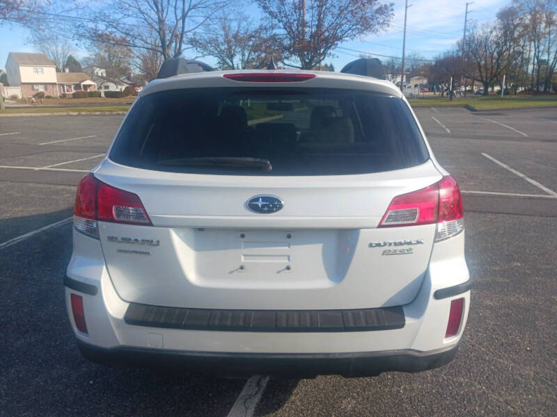 2011 Subaru Outback 2.5i Limited