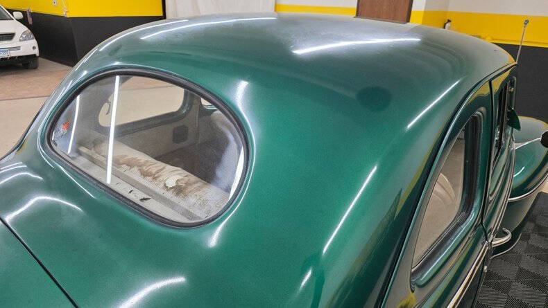 1948 Ford Super Deluxe