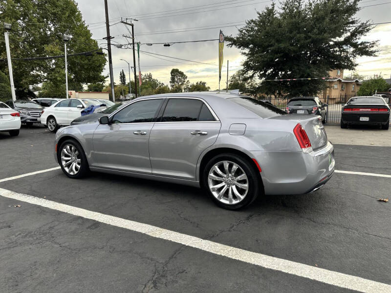 2018 Chrysler 300 Limited
