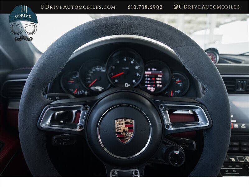 2017 Porsche 911 Carrera