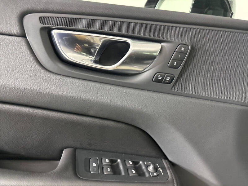 2023 Volvo XC60 B5 Core