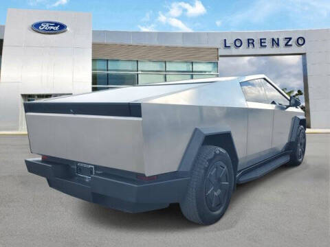 2025 Tesla Cybertruck