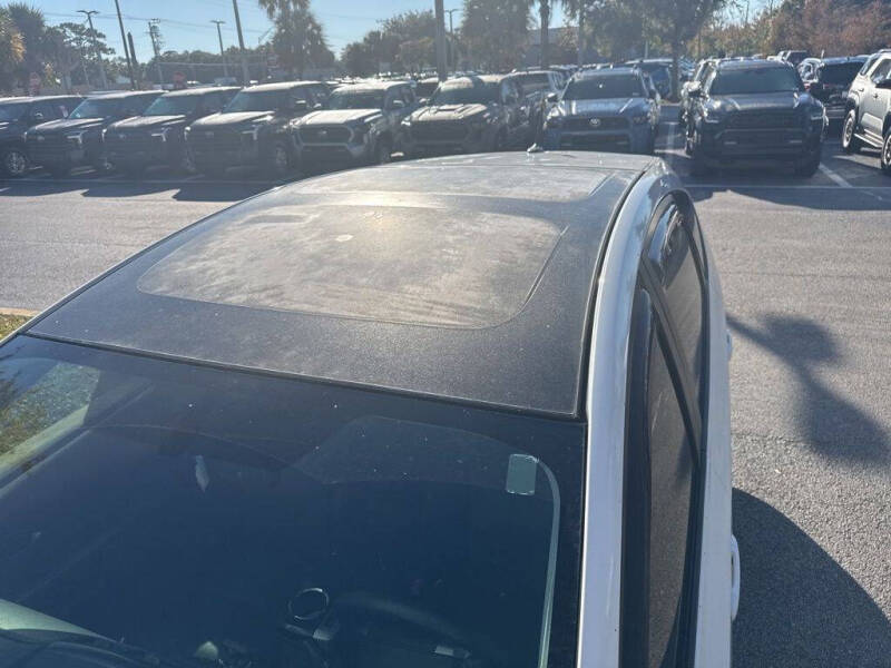 2013 Toyota Prius v Five