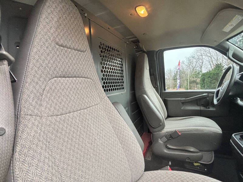 2017 GMC Savana 2500