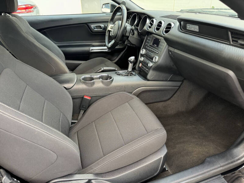 2016 Ford Mustang V6