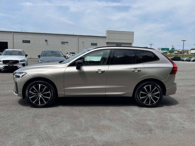 2025 Volvo XC60 B5 Plus Dark Theme