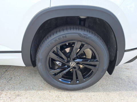 2026 Volkswagen Atlas Cross Sport SEL R-Line Black 4Motion