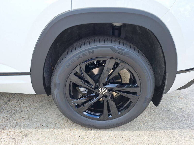 2026 Volkswagen Atlas Cross Sport SEL R-Line Black 4Motion