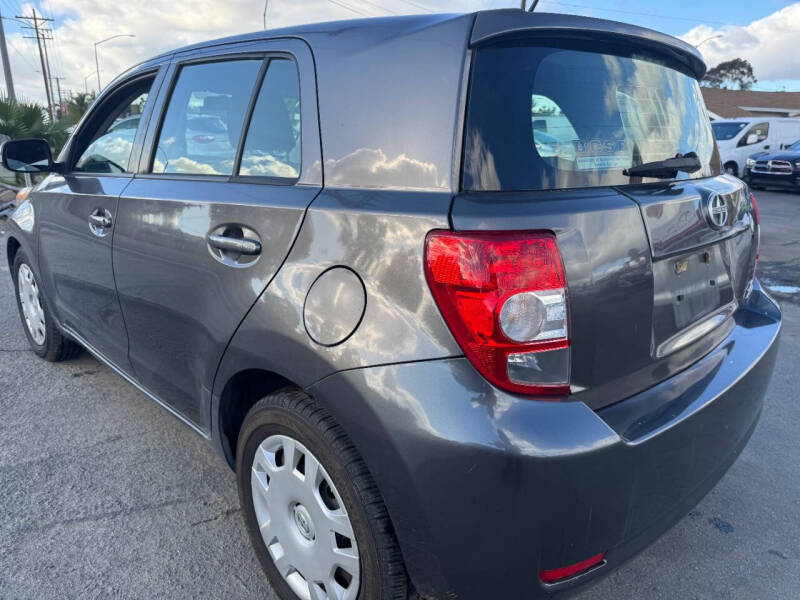 2010 Scion xD