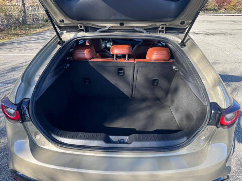 2024 Mazda Mazda3 Hatchback 2.5 Carbon Turbo