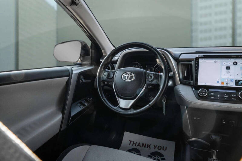 2017 Toyota RAV4 XLE