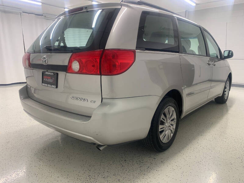 2008 Toyota Sienna LE 7-Passenger