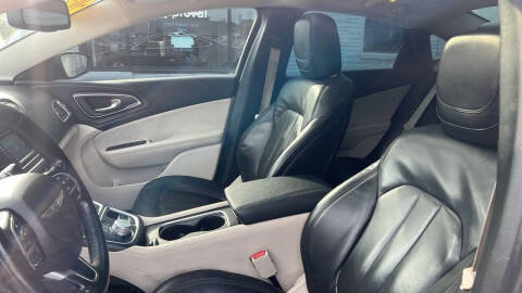 2015 Chrysler 200 Limited