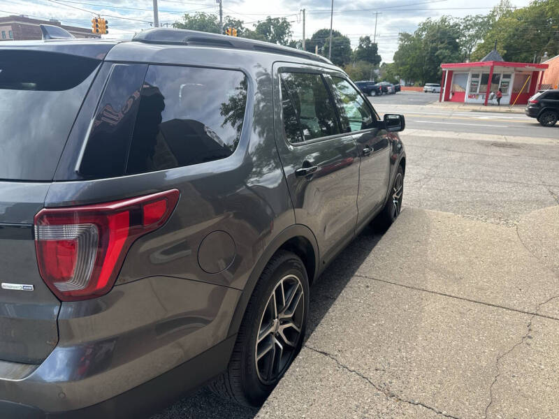 2016 Ford Explorer Sport