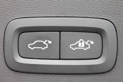 2023 Volvo XC40 B5 Core