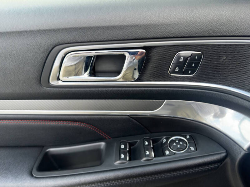 2016 Ford Explorer Sport