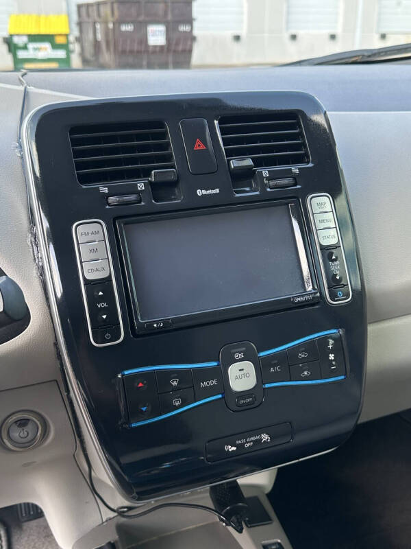 2012 Nissan LEAF SL