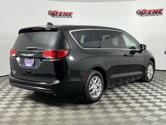 2026 Chrysler Voyager LX