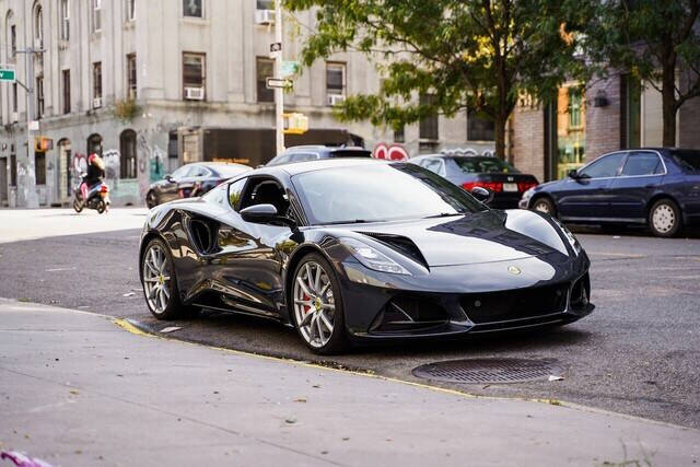 2025 Lotus Emira 8
