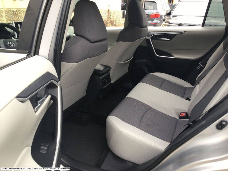 2023 Toyota RAV4 XLE