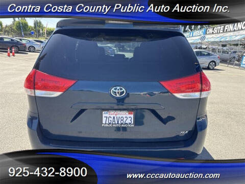 2012 Toyota Sienna XLE 8-Passenger