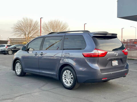 2017 Toyota Sienna