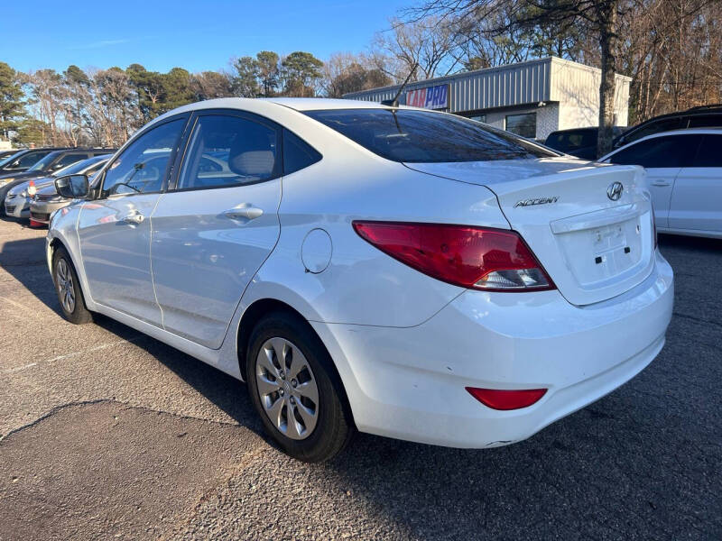 2015 Hyundai Accent GLS photo 6