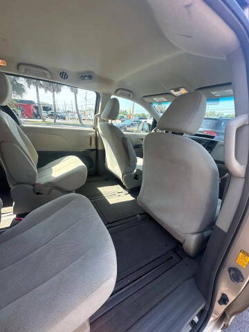2014 Toyota Sienna L 7-Passenger