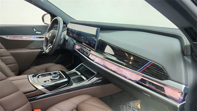 2024 BMW 7 Series 740i