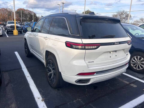 2022 Jeep Grand Cherokee Summit Reserve