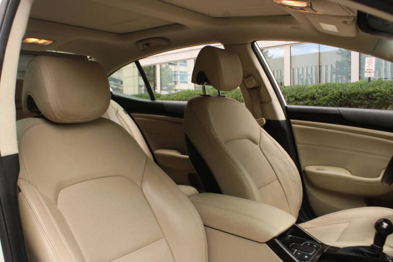 2014 Kia Cadenza Premium