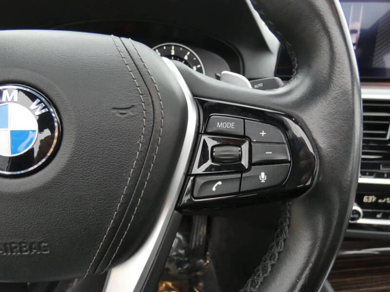 2019 BMW 5 Series 530i