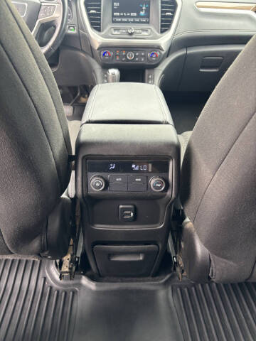 2017 GMC Acadia SLE-2