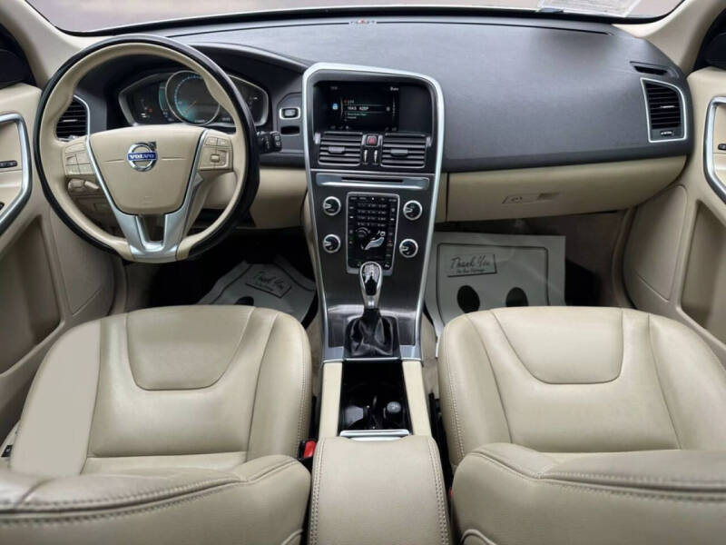 2015 Volvo XC60 T5 Drive-E Premier