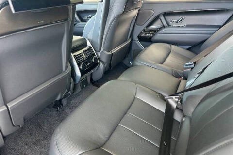 2025 Land Rover Range Rover P615 SV