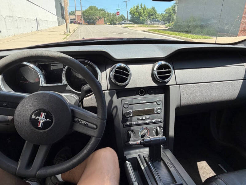 2007 Ford Mustang V6 Deluxe