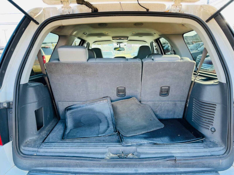 2004 Ford Expedition XLT