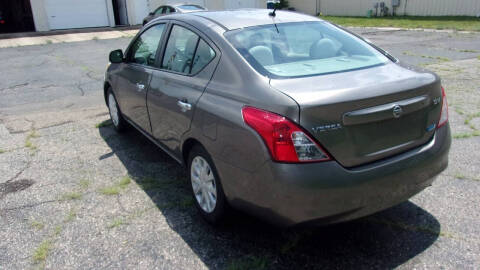 2013 Nissan Versa 1.6 SV