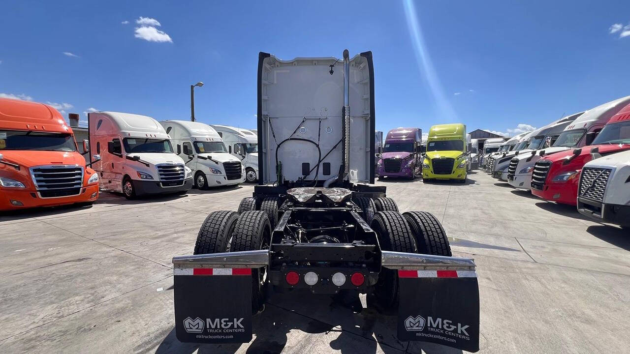 2022 Kenworth T680 for sale at KING TRUCK TRAILER SALES in Bakersfield, CA