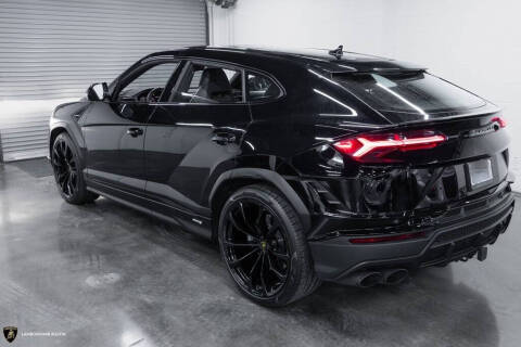 2023 Lamborghini Urus S
